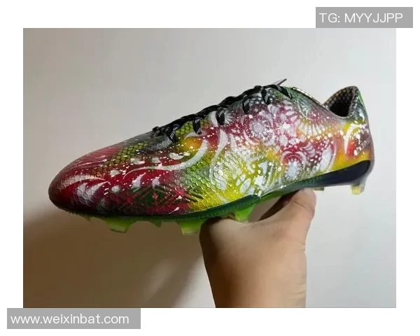 全球顶级足球球星专属足球鞋大揭秘 打造属于他们的专属荣耀与风采 全球顶级足球球星专属足球鞋大揭秘 打造属于他们的专属荣耀与风采