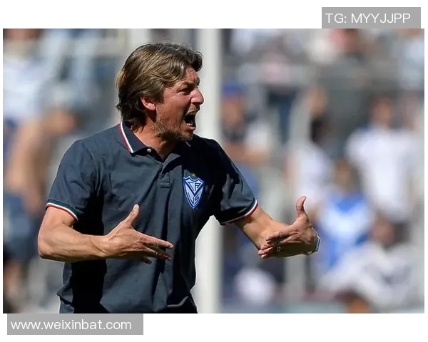 新一代足球球星颜值爆表引领潮流成为全球年轻人偶像的魅力风潮