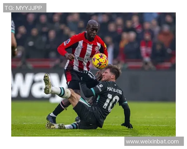 足球球星激情大喊瞬间展现力量与决心点燃赛场激情