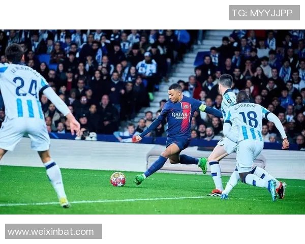 高清足球明星精美瞬间捕捉顶级球员精彩表现及赛场风采